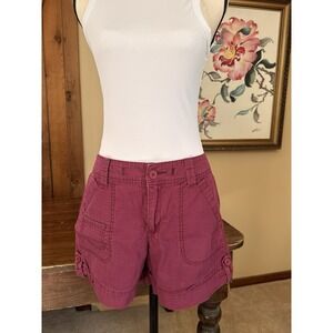 St. John's Bay Women's Cargo Shorts Size 8 Plum 100% Cotton Natural Fibers